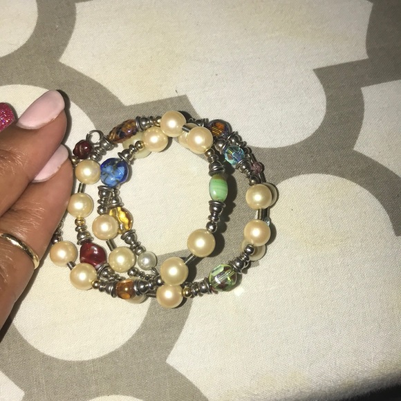 Pearl and multicolored beaded wrap bracelet - Picture 2 of 2